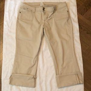 Women’s tan Capris.
